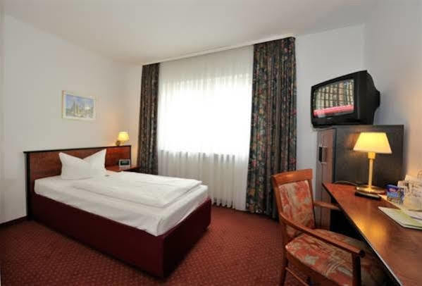 Rhein Neckar Hotel Мангейм Экстерьер фото